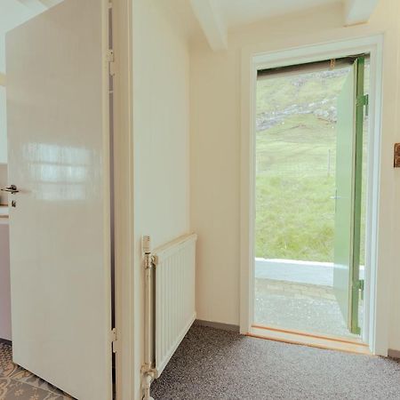 Authentic Faroese House / Unique Location / Nature Hellurnar Exterior photo