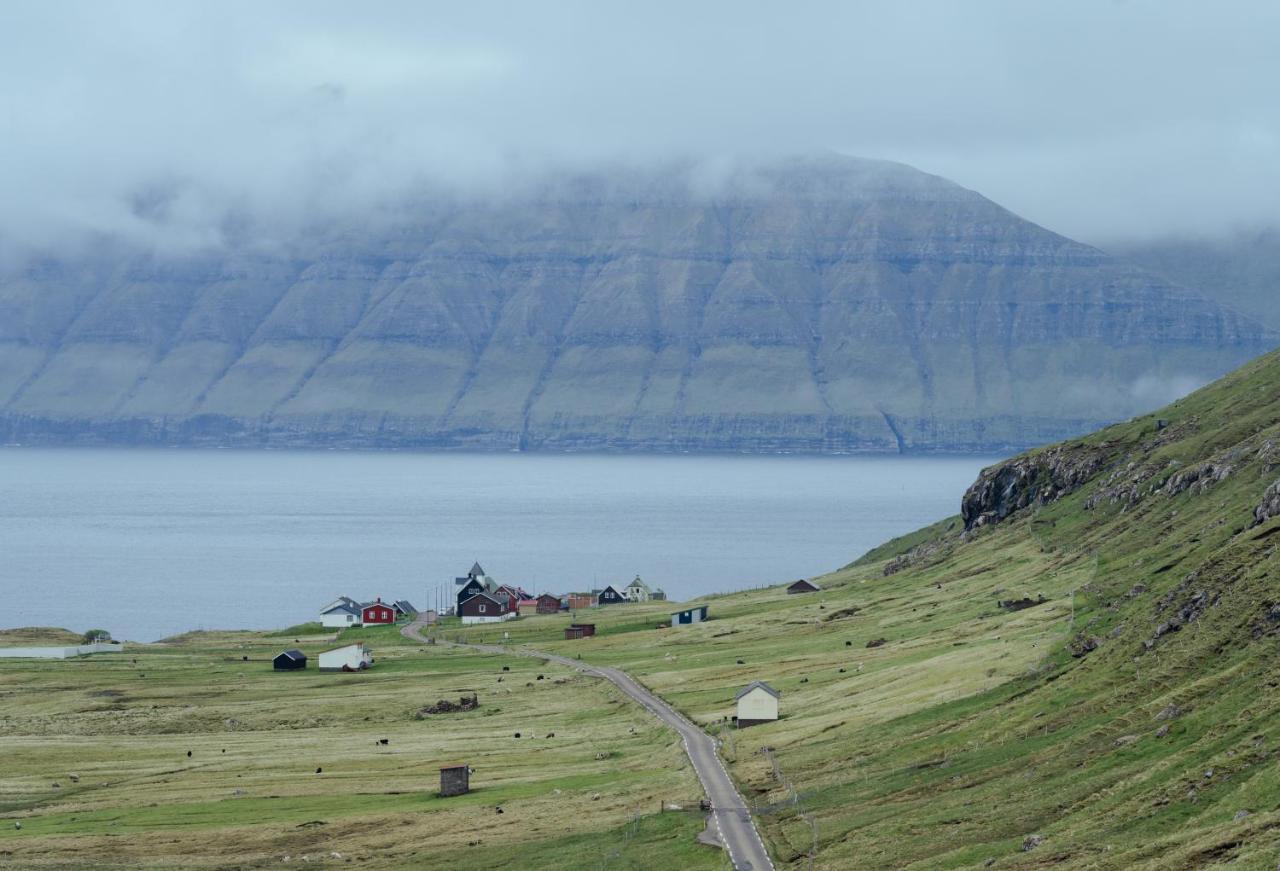 Authentic Faroese House / Unique Location / Nature Hellurnar Exterior photo