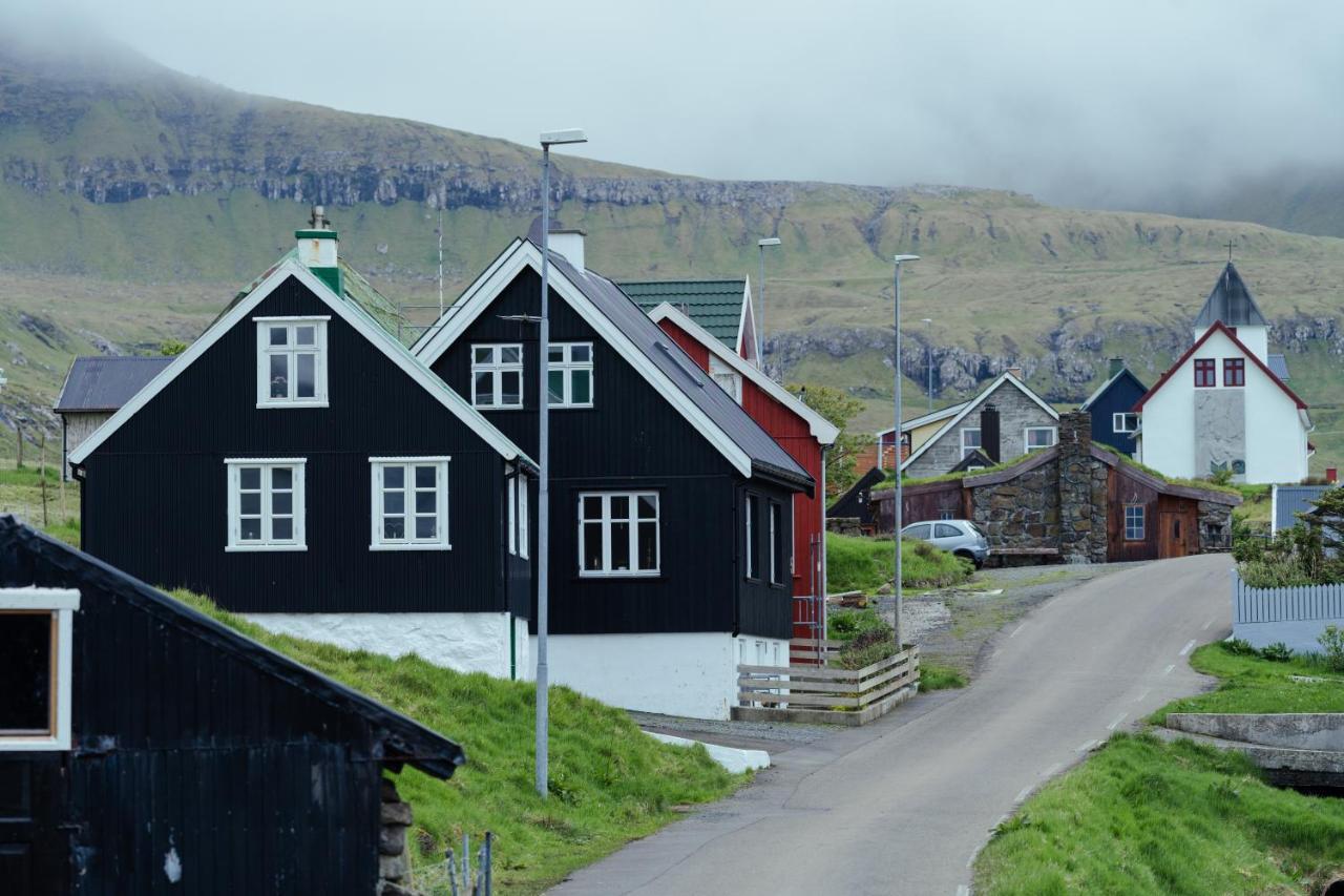 Authentic Faroese House / Unique Location / Nature Hellurnar Exterior photo