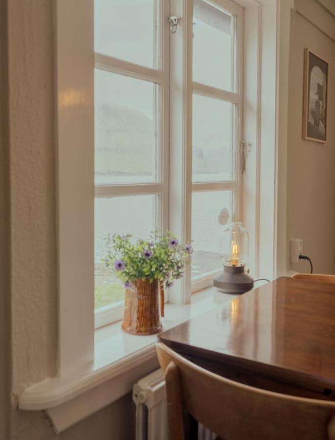 Authentic Faroese House / Unique Location / Nature Hellurnar Exterior photo