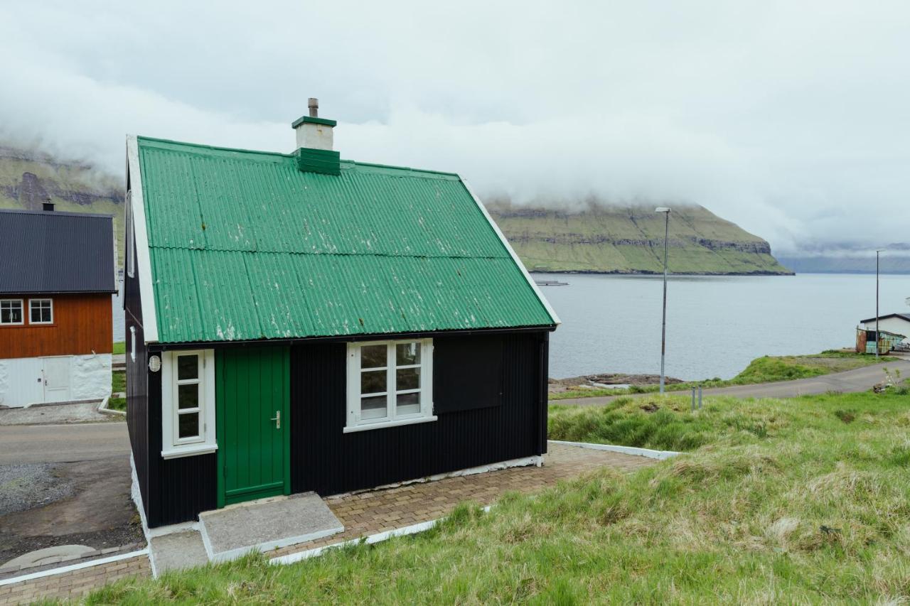 Authentic Faroese House / Unique Location / Nature Hellurnar Exterior photo